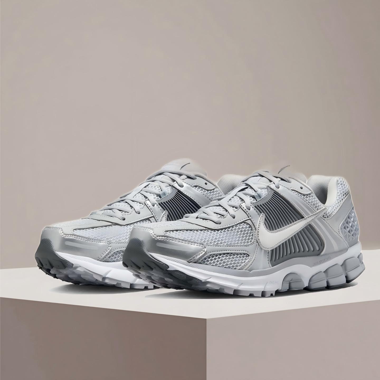 Sepatu Lari Nike Zoom Vomero 5 - Women Shoes Zoom ulasan dan harga